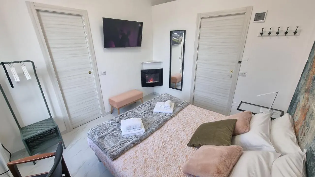 Отель Casa Storica Piazza 5 Giornate Милан 0*,  Италия