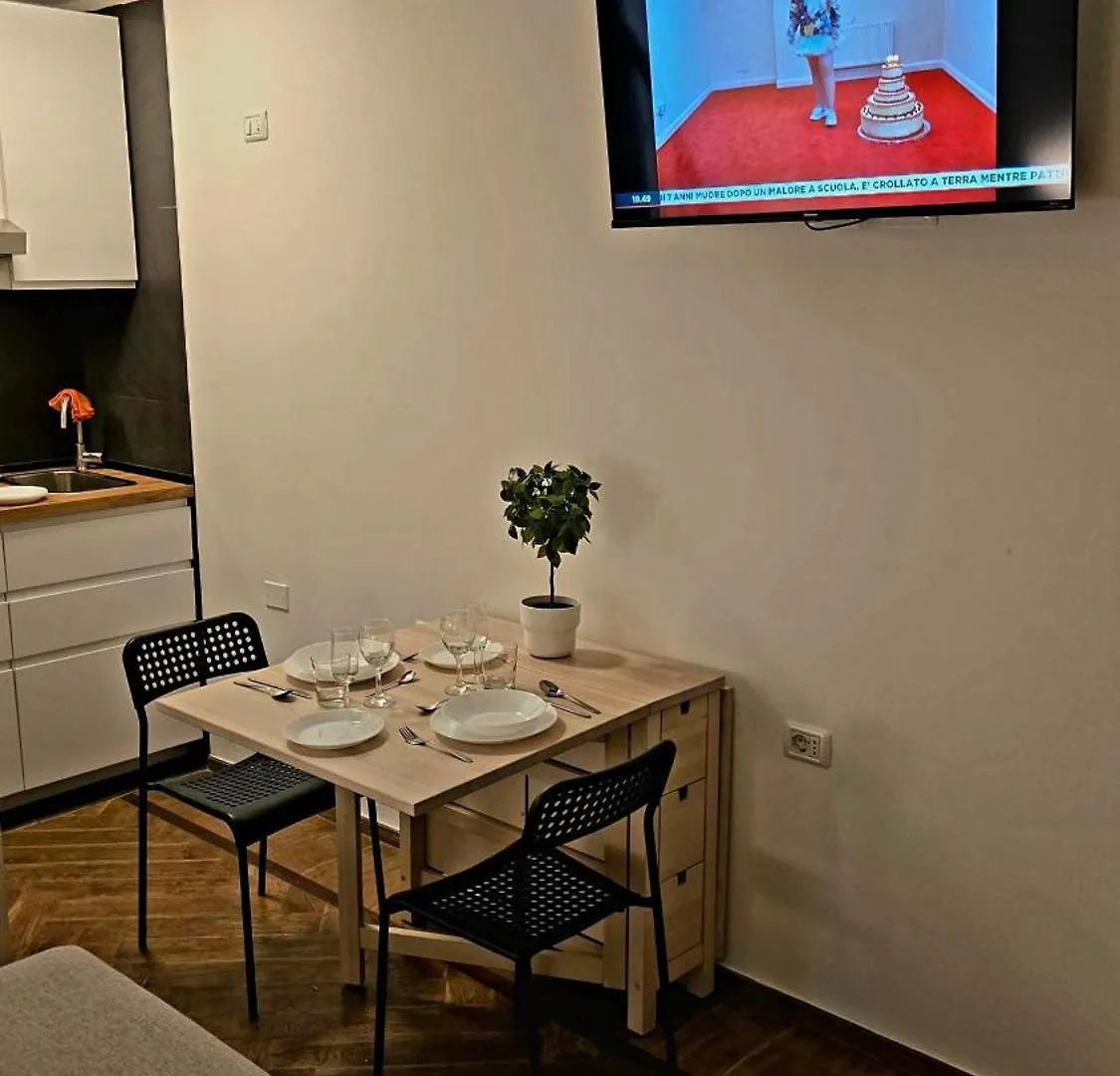 Отель Casa Storica Piazza 5 Giornate Милан 0*,